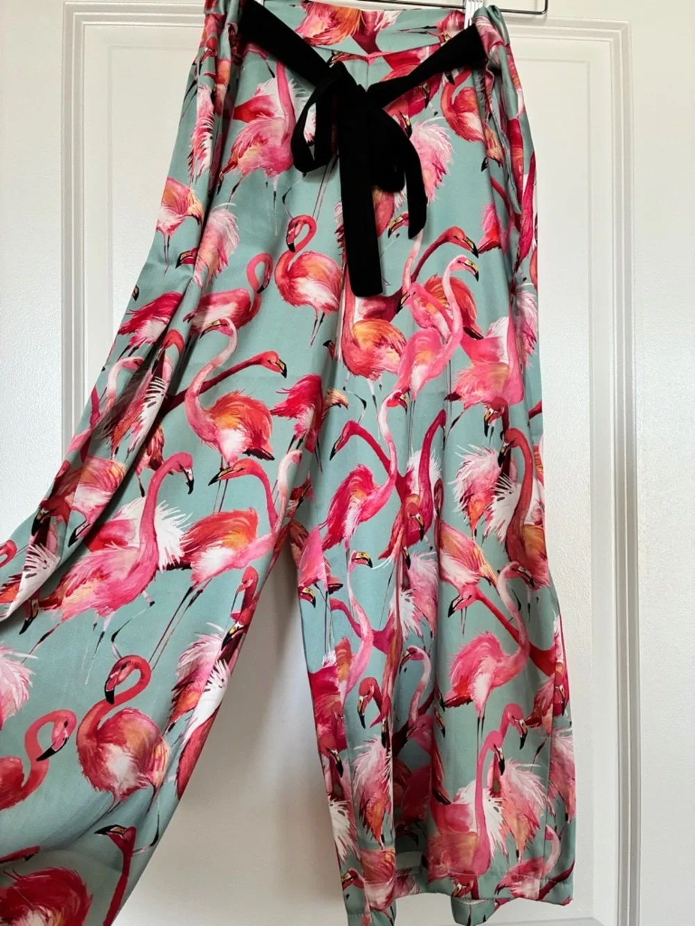 VICOLO Flamingo-Print Palazzo style pants  with Black Tie - Picture 2 of 7